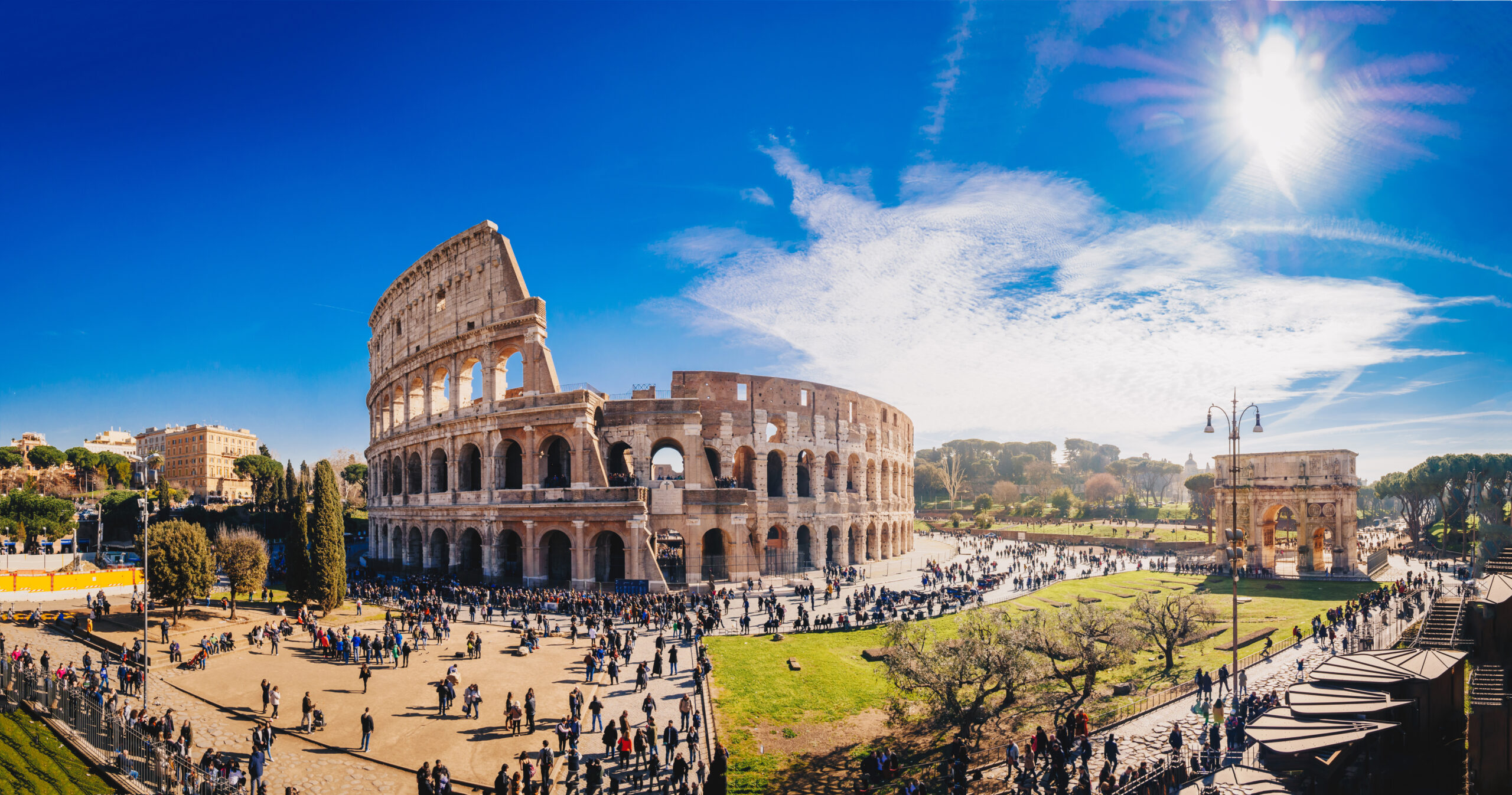 The,Roman,Colosseum,(coloseum),In,Rome,,Italy,Wide,Panoramic,View